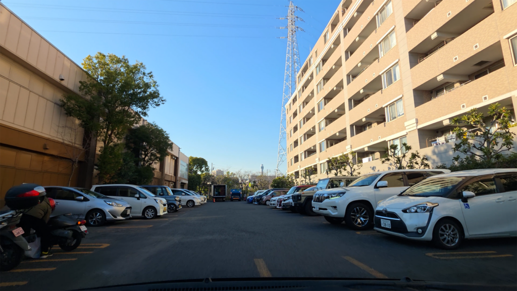 alt：場内の駐車スペース（区画・通路のイメージ）