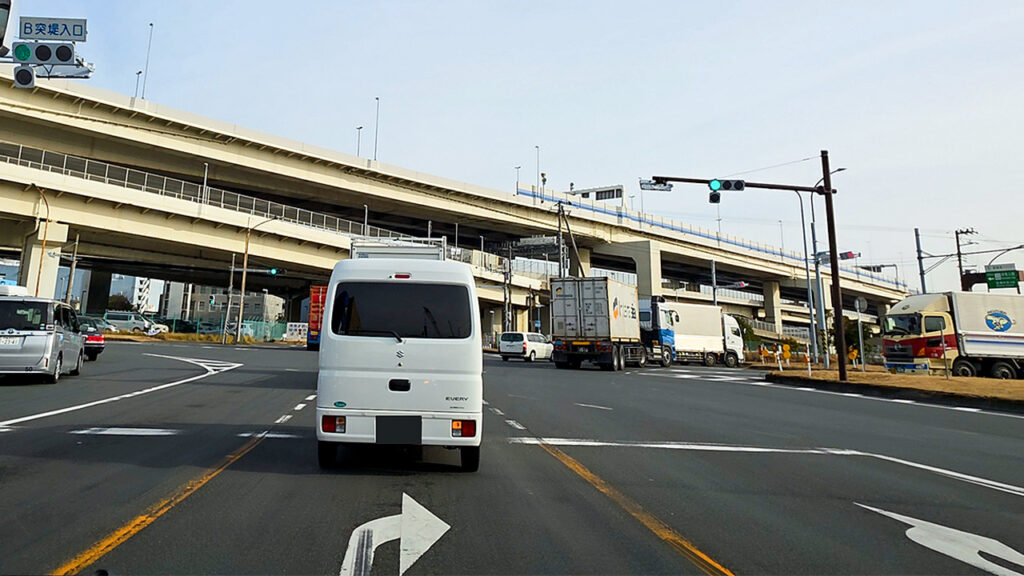 走行ルート起点（横浜市中区 B突堤入口交差点付近）