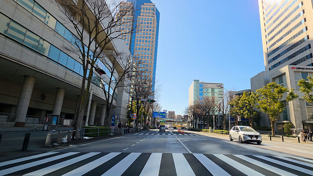 パシフィコ横浜 ノース駐車場 P4 入口へ向かうルート（けやき通り）