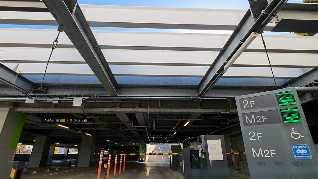 パシフィコ横浜 ノース駐車場 P4 フロア案内（2F・M2F）と空き表示