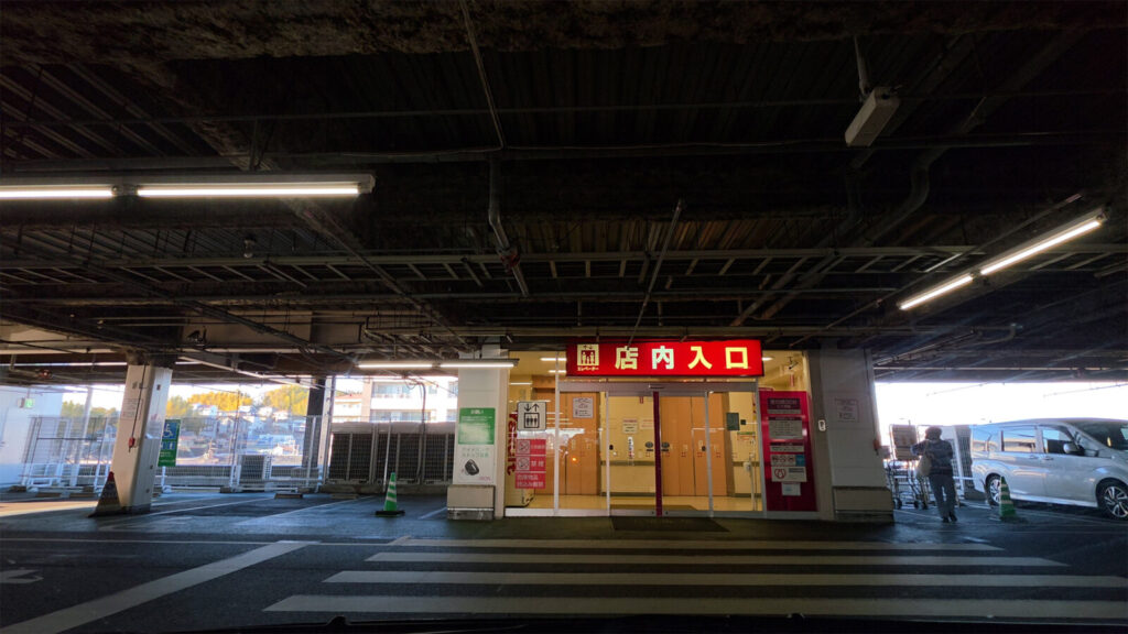 3Fフロアの店内入口(店内入口の位置関係が分かる)