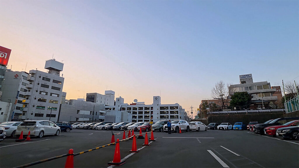 小田急百貨店 駐車場の平面駐車場内の様子