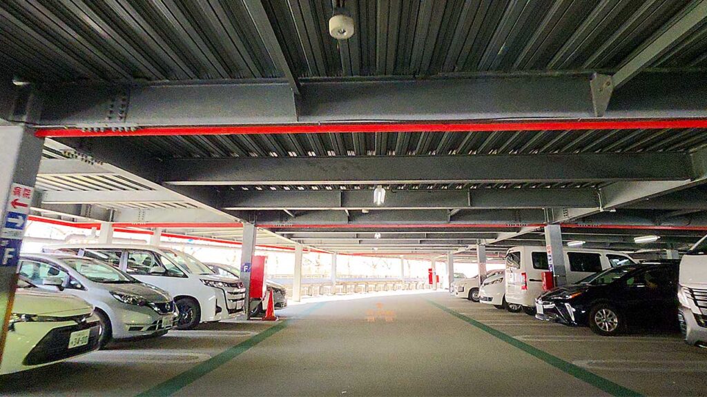 東京科学大学病院 駐車場入口から入庫後の2階駐車位置付近