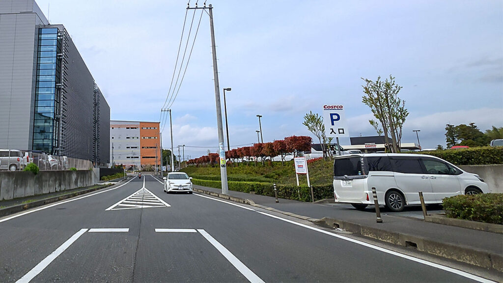 コストコ千葉ニュータウンのP入口看板
