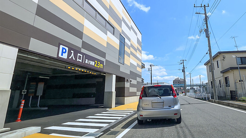 北柏C棟駐車場入口の案内表示