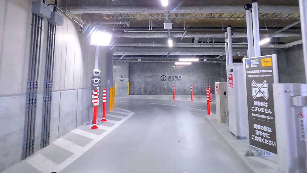 東京ドリームパーク入口のカメラ入出庫管理中付近