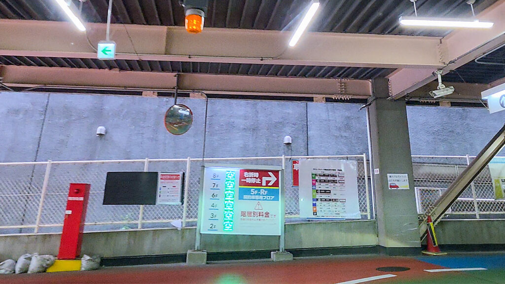 ダイレクトパーク 横浜元町中華街 入口進入後の空き情報