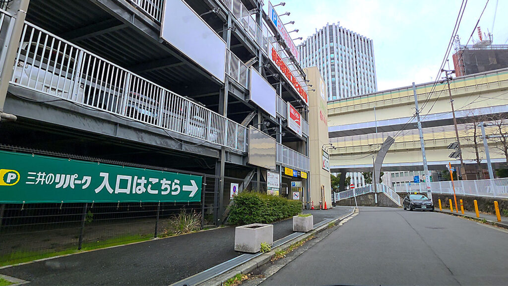 横浜駅西口第2入口付近の外観