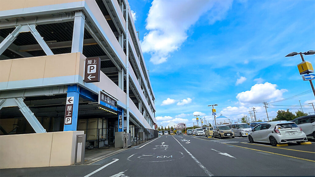 アリオ柏駐車場入口の屋上入口付近