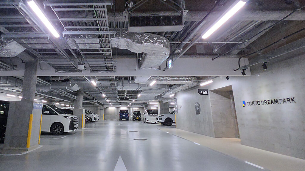 東京ドリームパーク入口の地下フロア施設入口付近