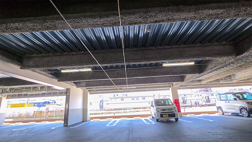 北柏C棟駐車場入口の駐車位置付近