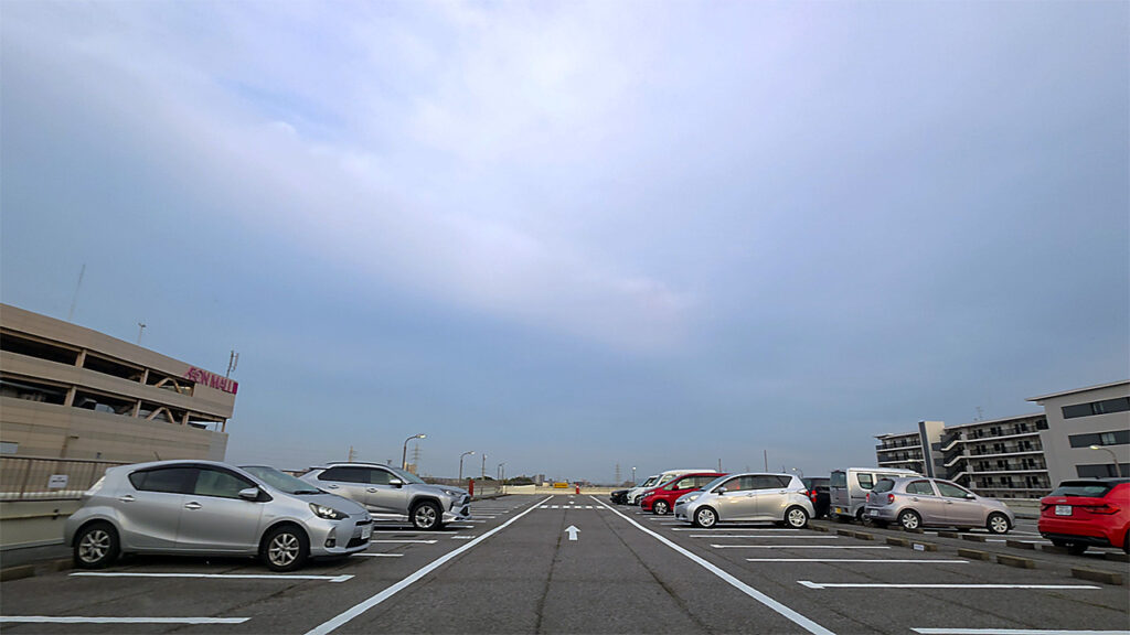 イオンモール津田沼South 駐車場入口の駐車位置付近