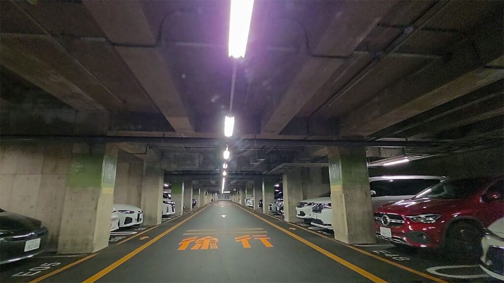 東京ディズニーランドホテル 駐車場入口の駐車位置付近
