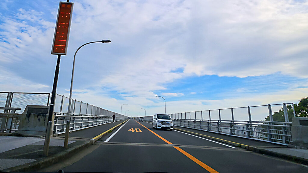 Lumos ルーモス付近から城ヶ島公園第2駐車場方面へ向かう道路