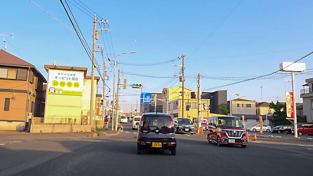 大沢一丁目交差点付近から越谷ツインシティ方面へ向かう道路