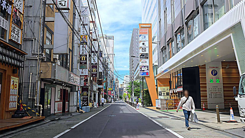 テルミナ3 機械式駐車場入口付近のP表示
