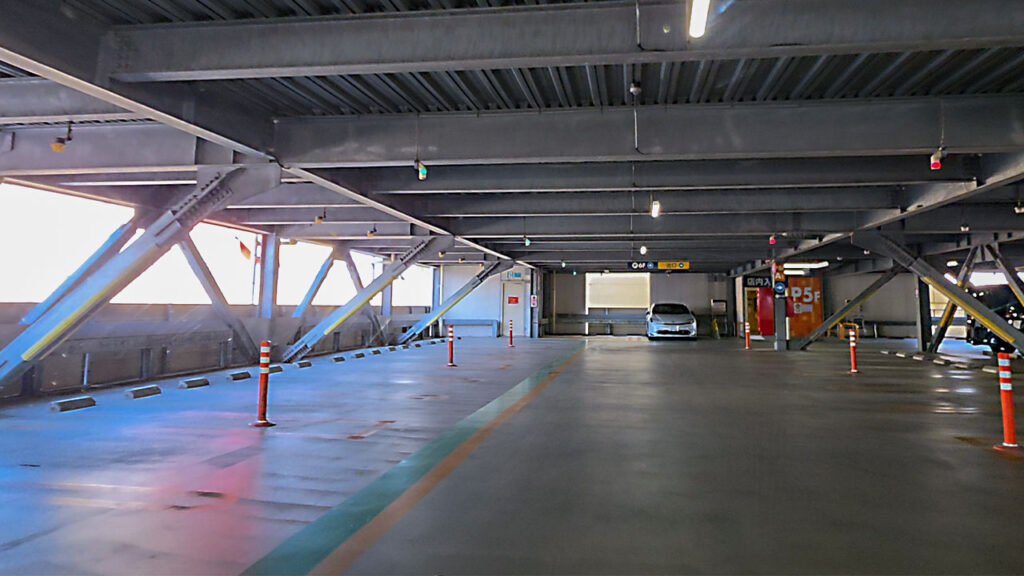 ララガーデン春日部 立体駐車場5Fの駐車場所付近の様子