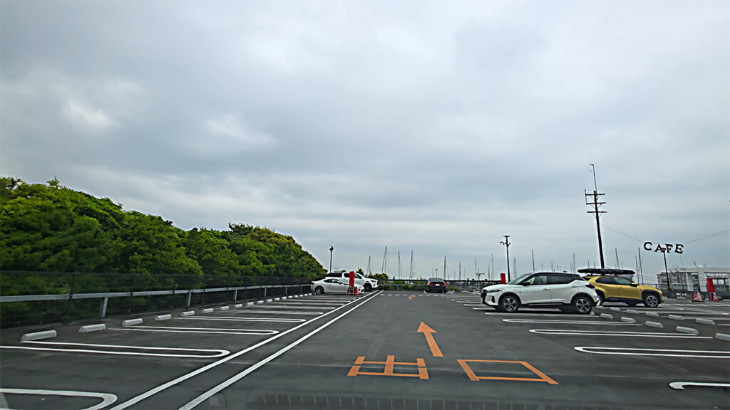 江の島なぎさ駐車場RF屋上階の駐車位置から見た場内の様子