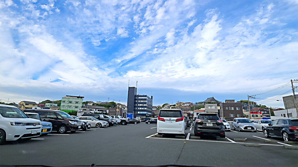 うらり駐車場の駐車位置付近から見た場内の様子