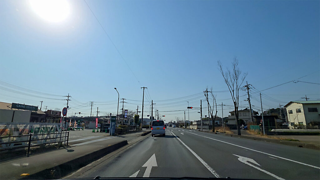 たこ顔 鶴ヶ島店付近からベイシア鶴ヶ島店方面へ向かう道路