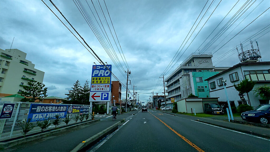 コーナンPRO上尾緑丘店付近からP・A・P・A上尾ショッピングアヴェニュー方面へ向かう道路