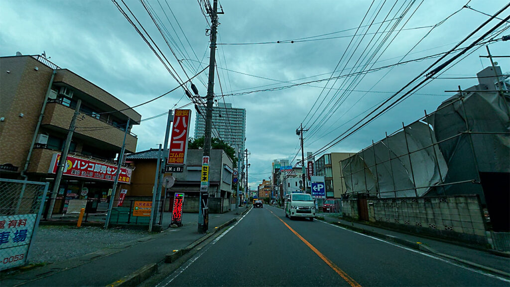 ハンコ卸売センター上尾店付近からアリコベール上尾デパート館方面へ向かう道路