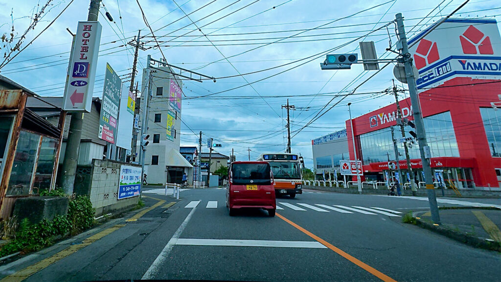 ヤマダデンキ テックランド上尾店付近からイオンモール上尾方面へ向かう道路