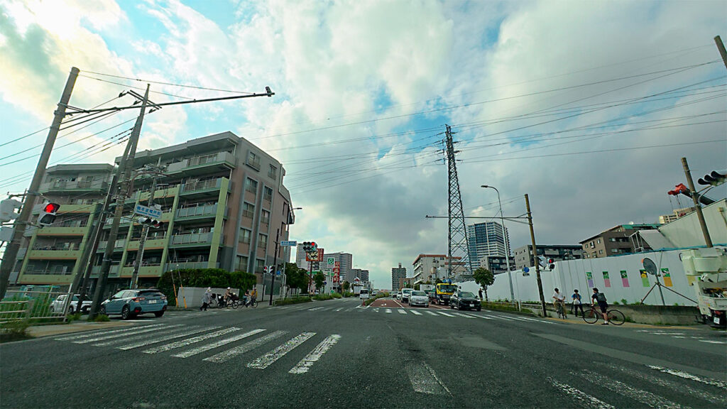 国道16号の橋本変電所前交差点付近からSING橋本方面へ進む道路