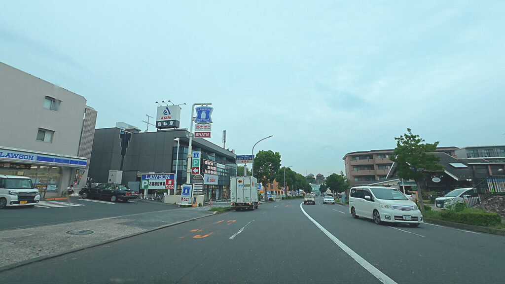 ローソン 港南台四丁目店付近からドン・キホーテ 日野インター店方面へ進む道路