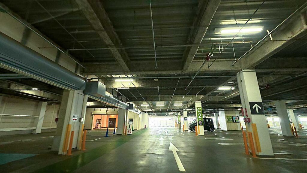 COTOE橋本立体駐車場4階の駐車位置付近の様子