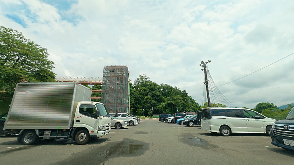 さがみ湖 MORI MORI第1駐車場Aエリアの駐車区画と園内施設周辺